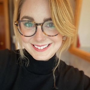 Meet your Posher, Alyssa